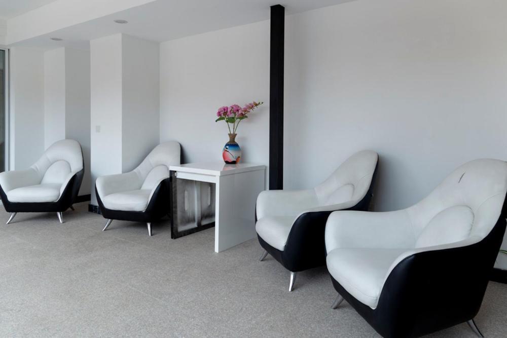 Apartasuite Edificio Monir โบโกตา ภายนอก รูปภาพ